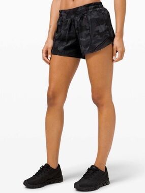 Lululemon Hotty Hot Short II *Long 4"
Heritage 365 Camo Deep Coal size 0Tall